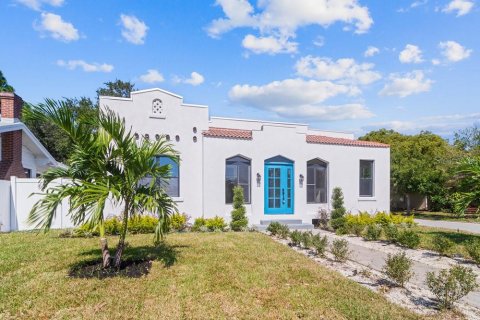 Casa en venta en Saint Petersburg, Florida, 4 dormitorios, 202.34 m2 № 1408229 - foto 2