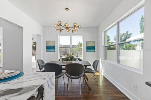 Casa en venta en Saint Petersburg, Florida, 4 dormitorios, 202.34 m2 № 1408229 - foto 19