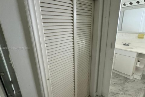 Купить кондоминиум в Авентура, Флорида 1 спальня, 74.32м2, № 2012293 - фото 3