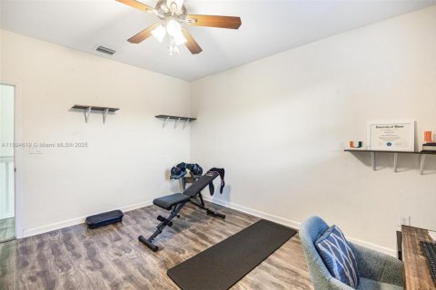 House in Homestead, Florida 5 bedrooms, 270.9 sq.m. № 1947078 - photo 23