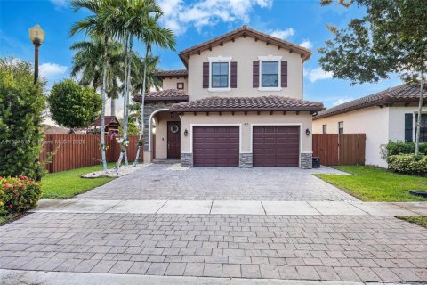 House in Homestead, Florida 5 bedrooms, 270.9 sq.m. № 1947078 - photo 1