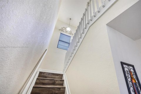 House in Homestead, Florida 5 bedrooms, 270.9 sq.m. № 1947078 - photo 19