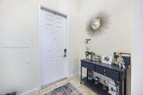 House in Homestead, Florida 5 bedrooms, 270.9 sq.m. № 1947078 - photo 13