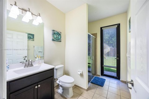 House in Homestead, Florida 5 bedrooms, 270.9 sq.m. № 1947078 - photo 17