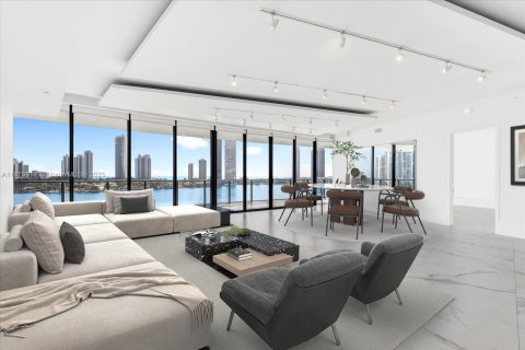 Condo in Aventura, Florida, 2 bedrooms  № 1978920 - photo 4