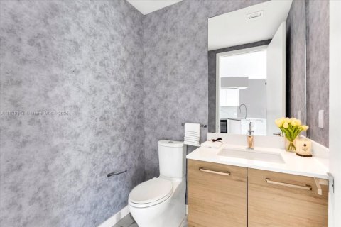 Condo in Aventura, Florida, 2 bedrooms  № 1978920 - photo 24