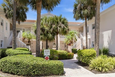 Condo in Sarasota, Florida, 2 bedrooms № 2222453 - photo 27