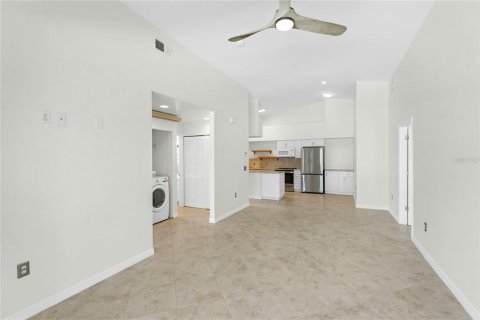 Condo in Sarasota, Florida, 2 bedrooms № 2222453 - photo 7