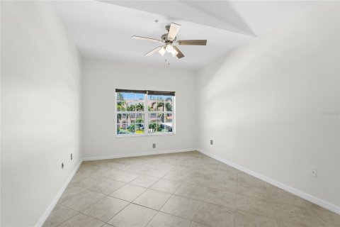 Condo in Sarasota, Florida, 2 bedrooms № 2222453 - photo 20