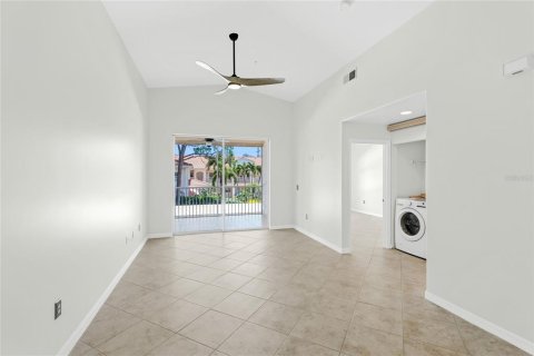 Condo in Sarasota, Florida, 2 bedrooms № 2222453 - photo 8