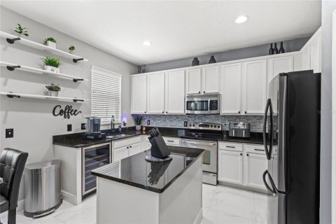 House in Orlando, Florida 4 bedrooms, 205.69 sq.m. № 1871020 - photo 7