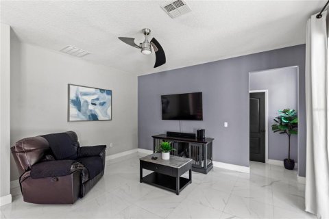 House in Orlando, Florida 4 bedrooms, 205.69 sq.m. № 1871020 - photo 13