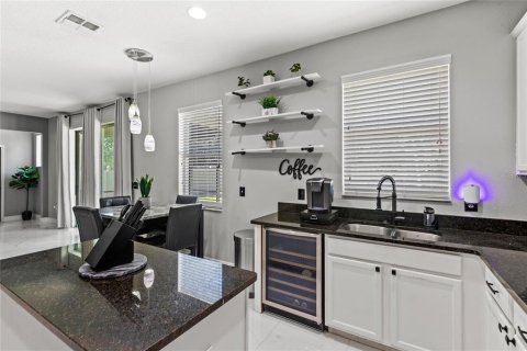 House in Orlando, Florida 4 bedrooms, 205.69 sq.m. № 1871020 - photo 9