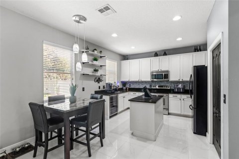 House in Orlando, Florida 4 bedrooms, 205.69 sq.m. № 1871020 - photo 10