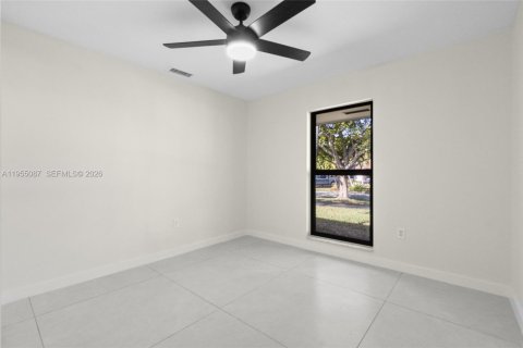 Villa ou maison à vendre à Cutler Bay, Floride: 3 chambres, 178 m2 № 2010876 - photo 25