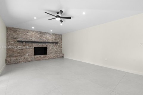 Villa ou maison à vendre à Cutler Bay, Floride: 3 chambres, 178 m2 № 2010876 - photo 10