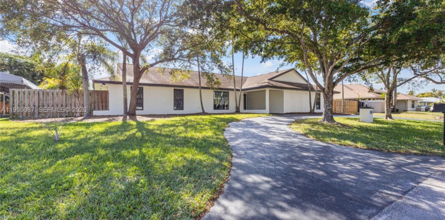 Villa ou maison à Cutler Bay, Floride 3 chambres, 178 m2 № 2010876