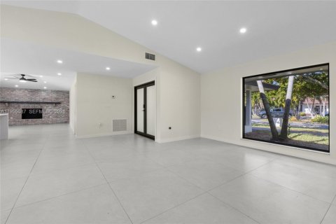 Villa ou maison à vendre à Cutler Bay, Floride: 3 chambres, 178 m2 № 2010876 - photo 8