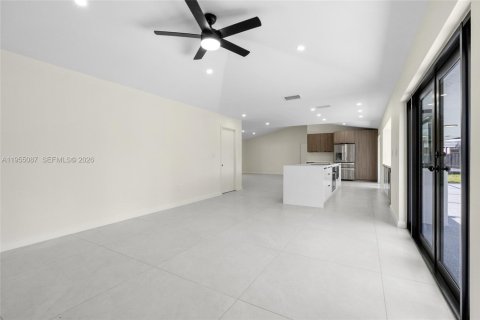 Villa ou maison à vendre à Cutler Bay, Floride: 3 chambres, 178 m2 № 2010876 - photo 12