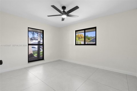 Villa ou maison à vendre à Cutler Bay, Floride: 3 chambres, 178 m2 № 2010876 - photo 23