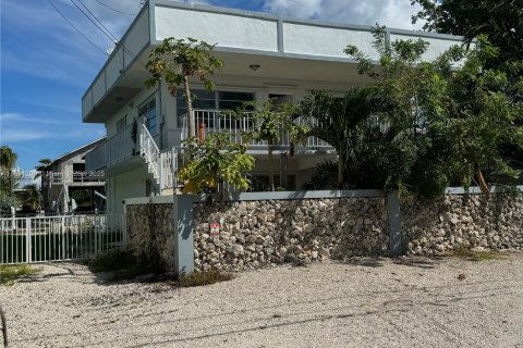 Casa en alquiler en Key Largo, Florida, 2 dormitorios, 204.01 m2 № 1947319 - foto 1