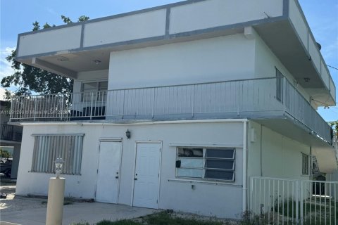 Casa en alquiler en Key Largo, Florida, 2 dormitorios, 204.01 m2 № 1947319 - foto 3