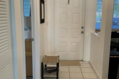 Condo in Tamarac, Florida, 2 bedrooms № 2182063 - photo 8