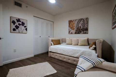 Condo in Tamarac, Florida, 2 bedrooms № 2182063 - photo 22