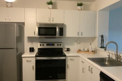 Condo in Tamarac, Florida, 2 bedrooms № 2182063 - photo 12