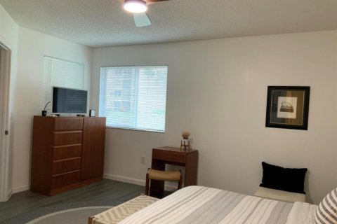 Condo in Tamarac, Florida, 2 bedrooms № 2182063 - photo 18