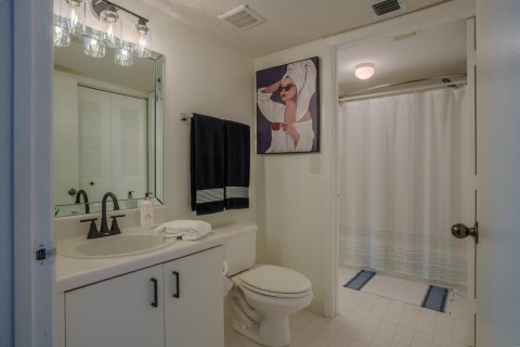 Condo in Tamarac, Florida, 2 bedrooms № 2182063 - photo 9
