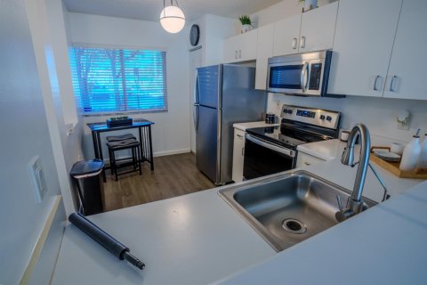 Condo in Tamarac, Florida, 2 bedrooms № 2182063 - photo 11