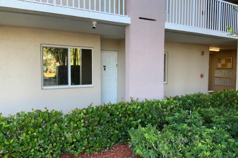 Condo in Tamarac, Florida, 2 bedrooms № 2182063 - photo 27