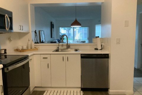 Condo in Tamarac, Florida, 2 bedrooms № 2182063 - photo 13
