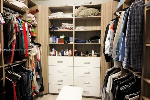 Townhouse in LANDMARK in Doral, Florida 3 bedrooms, 199.93 sq.m. № 2043072 - photo 17