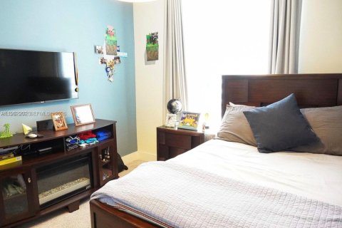 Townhouse in LANDMARK in Doral, Florida 3 bedrooms, 199.93 sq.m. № 2043072 - photo 18