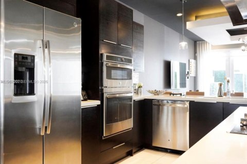 Townhouse in LANDMARK in Doral, Florida 3 bedrooms, 199.93 sq.m. № 2043072 - photo 6