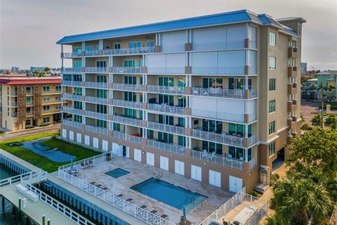 Condo in Clearwater, Florida, 3 bedrooms  № 1916495 - photo 19