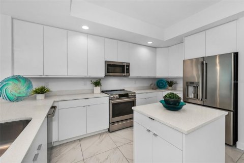 Condo in Clearwater, Florida, 3 bedrooms  № 1916495 - photo 11