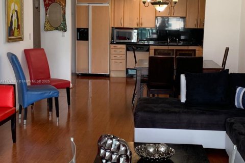 Condo in Sunny Isles Beach, Florida, 2 bedrooms  № 1864642 - photo 3