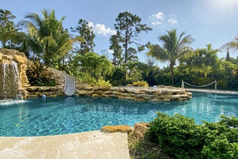 Villa ou maison à vendre à Jupiter, Floride: 7 chambres, 412.49 m2 № 2407324 - photo 2
