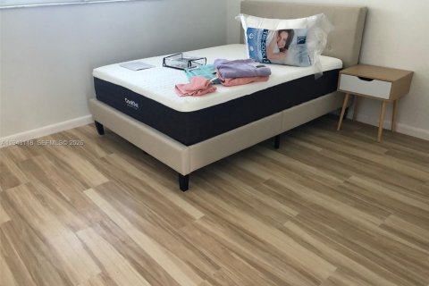 Copropriété à vendre à North Miami Beach, Floride: 2 chambres, 100.61 m2 № 2007126 - photo 17