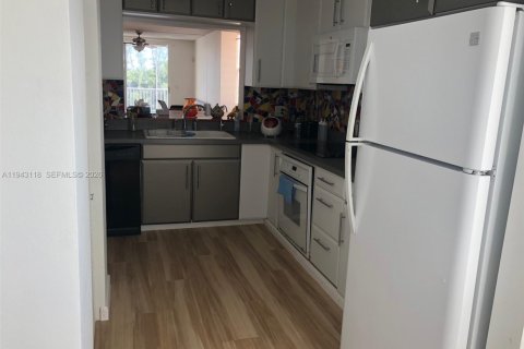 Copropriété à vendre à North Miami Beach, Floride: 2 chambres, 100.61 m2 № 2007126 - photo 11