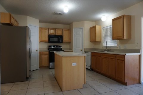 Villa ou maison à louer à Haines City, Floride: 4 chambres, 204.38 m2 № 2427616 - photo 4