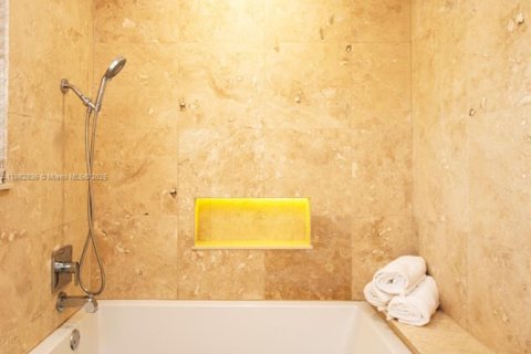 Купить виллу или дом в Холливуд, Флорида 6 спален, 217.02м2, № 1931901 - фото 25