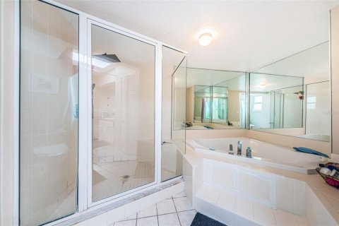 Casa en venta en Saint Petersburg, Florida, 4 dormitorios, 448.53 m2 № 1870133 - foto 30
