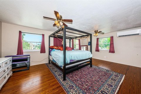 Casa en venta en Saint Petersburg, Florida, 4 dormitorios, 448.53 m2 № 1870133 - foto 25