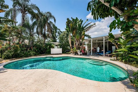 Casa en venta en Saint Petersburg, Florida, 4 dormitorios, 448.53 m2 № 1870133 - foto 10