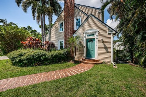 Casa en venta en Saint Petersburg, Florida, 4 dormitorios, 448.53 m2 № 1870133 - foto 2