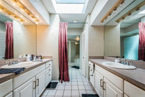Casa en venta en Saint Petersburg, Florida, 4 dormitorios, 448.53 m2 № 1870133 - foto 29